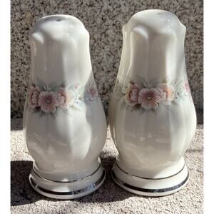 Noritake Rothschild Salt and Pepper Shaker Ivory China Japan #7293 EUC